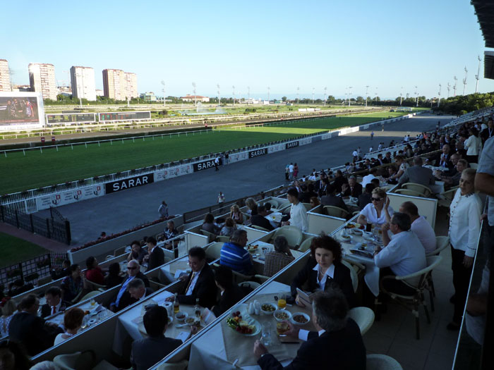 ヴェリエフェンディ競馬場